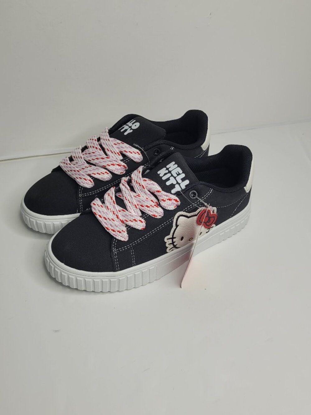 Hello Kitty Black & White Low-Top Sneakers chunky lace up shoes size 6 NWT